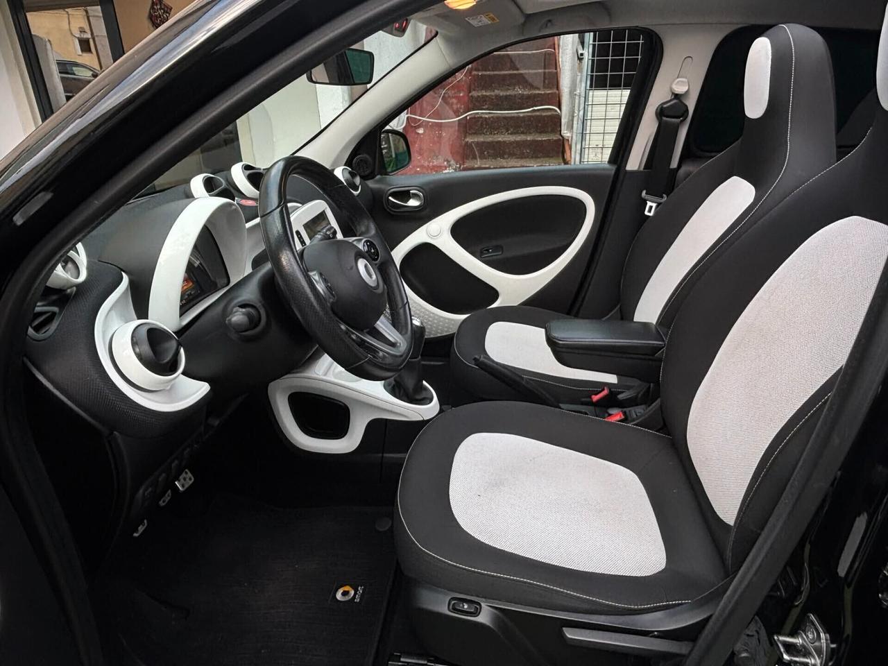 Smart ForFour 1.0 71 CV Total Black Cabrio