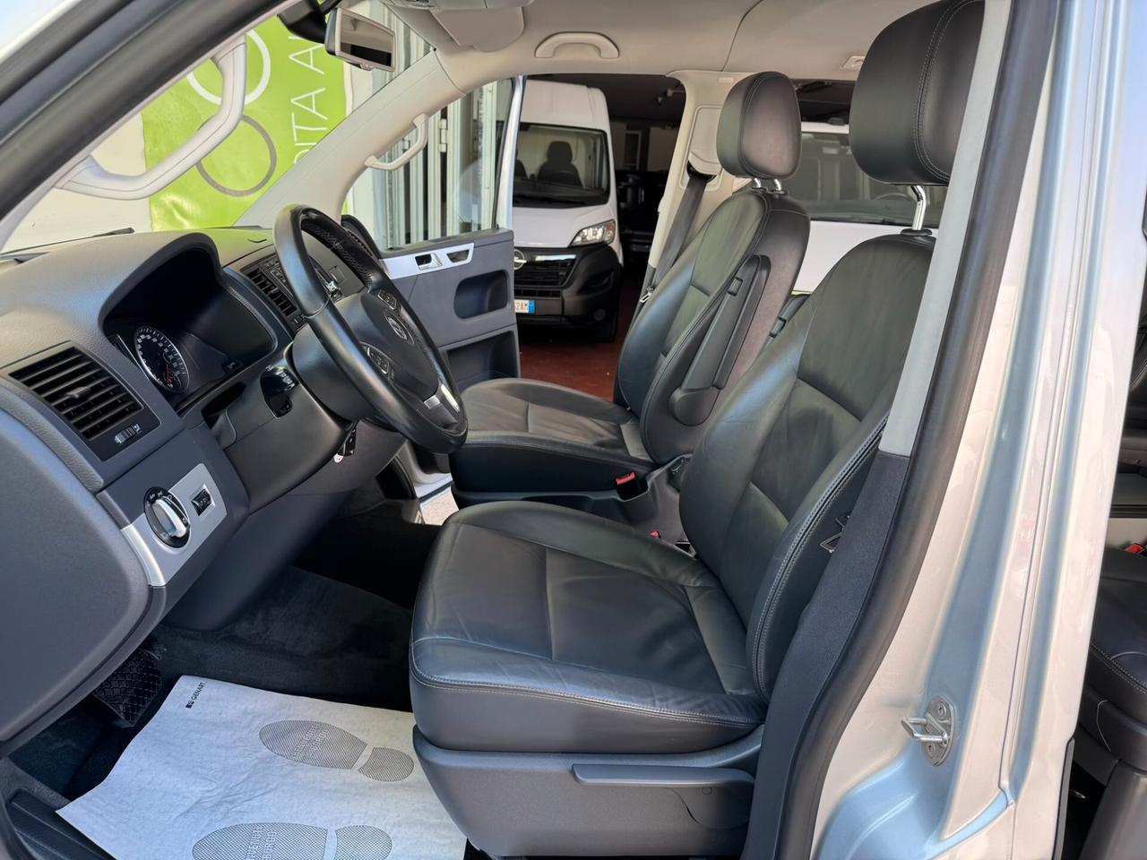 Volkswagen Multivan T5 2.0TD HIGHLINE 140cv DSG 7P