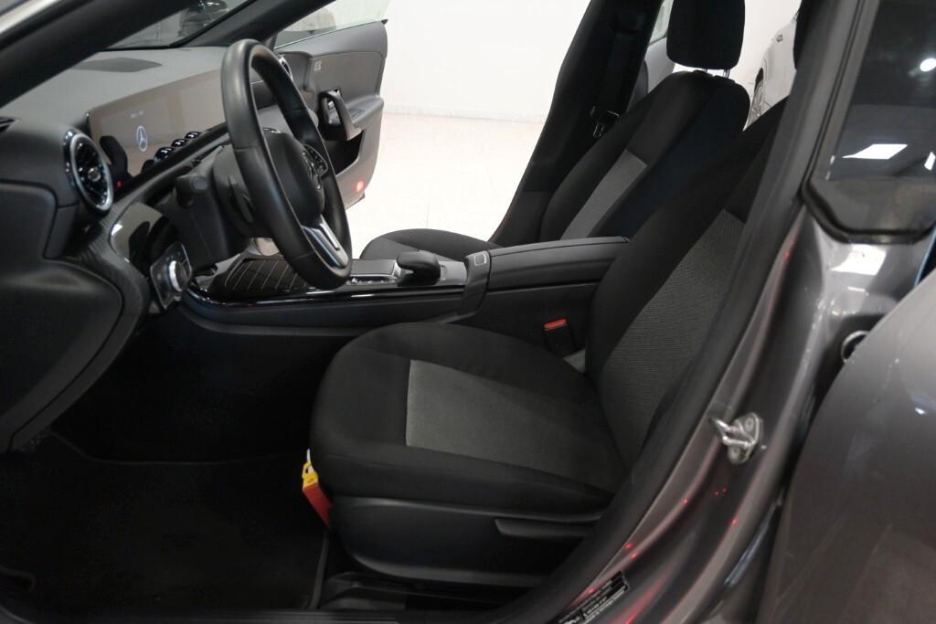 MERCEDES-BENZ CLA 180D 115CV AUTOMATIC BUSINESS SOLUTION ( CRUISE - NAVI PREMIUM - MIRROR - PARK ASSIST - TELECAMERA POST. )