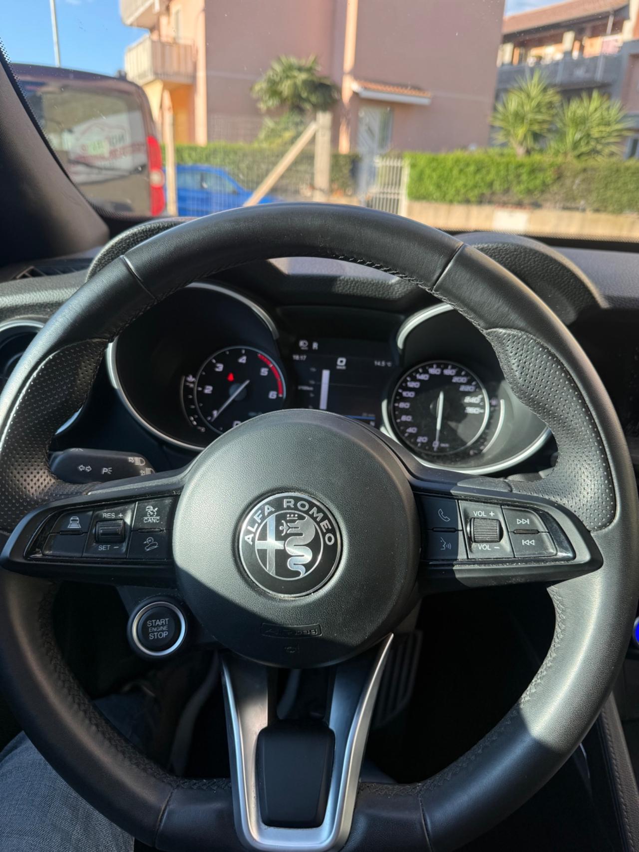 Alfa Romeo Stelvio 2.2 Turbodiesel 160 CV AT8 RWD Business