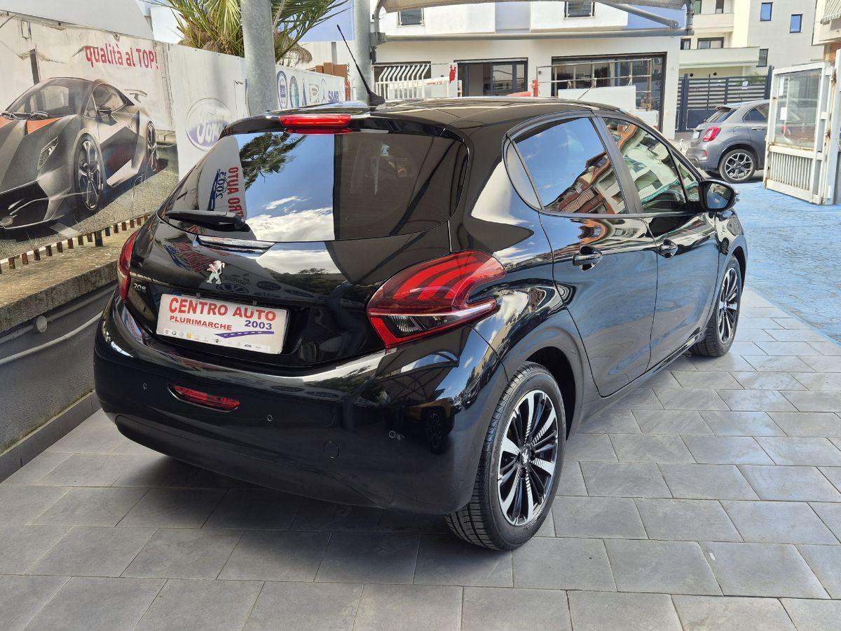 PEUGEOT - 208 - BlueHDi 100 S&S 5p. GT Line
