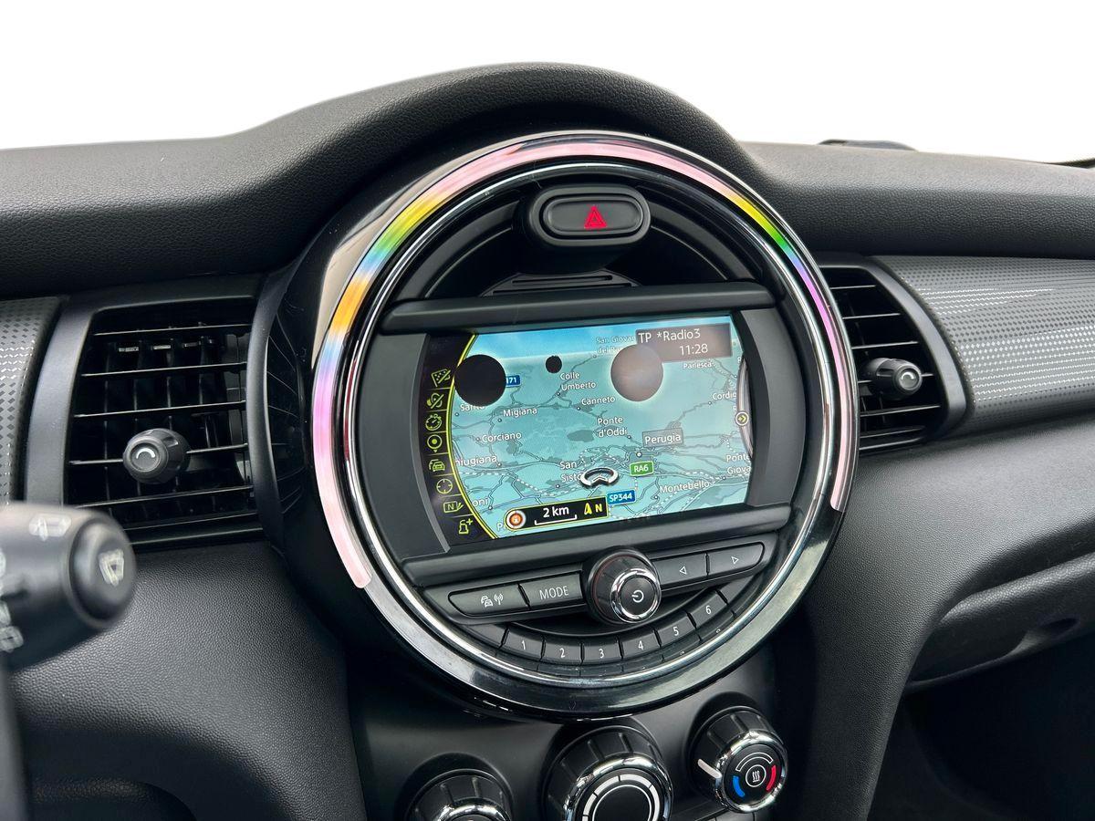 MINI Mini IV F55-F56 2014 - Mini 1.5 Cooper D Business 5p auto