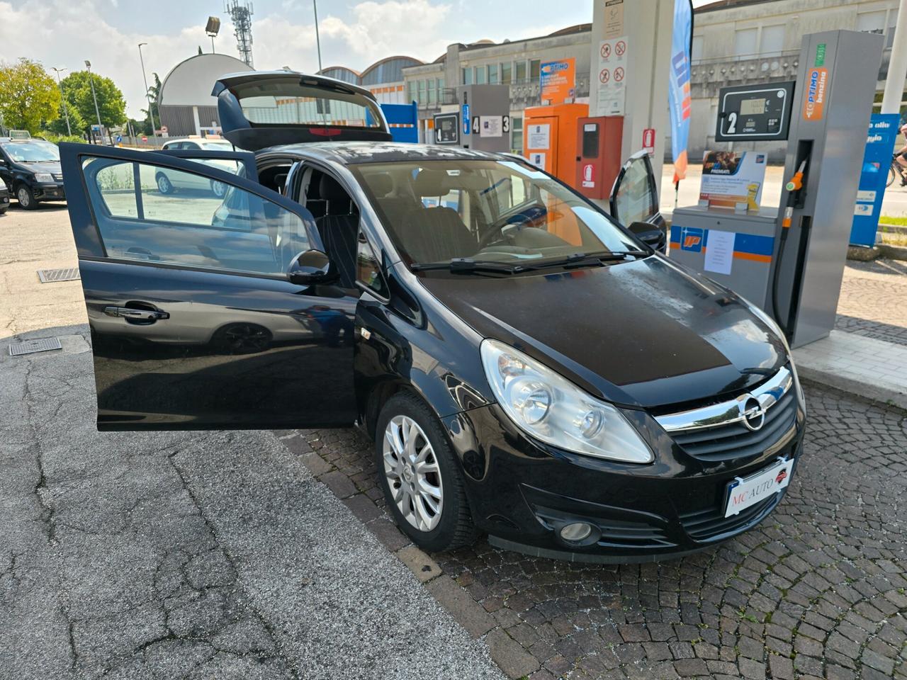 Opel Corsa 1.2 5 porte con 271.000km