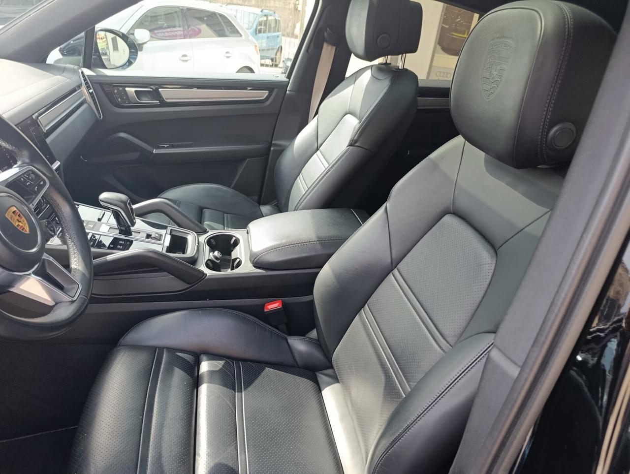 Porsche Cayenne Coupé 3.0 V6 Platinum Edition