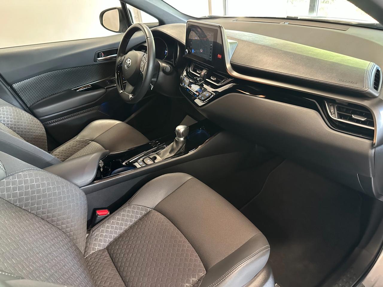 Toyota C-HR 2.0 Hybrid E-CVT Morebusiness