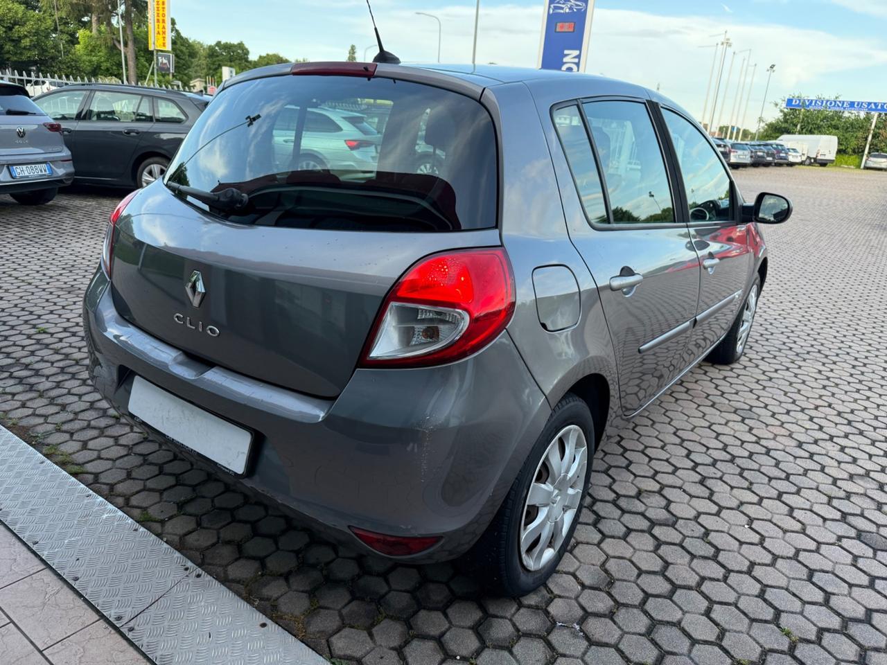 Renault Clio 1.2 16V 5 porte GPL Confort OK NEOPATENTATI