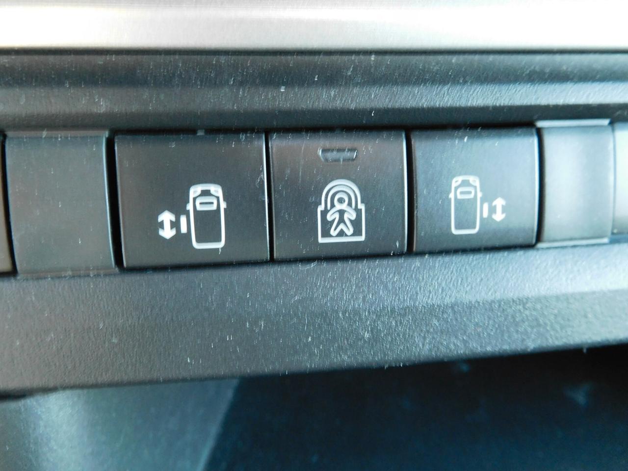 Peugeot Traveller BlueHDi 180cv S&S EAT8 Standard Business Vip