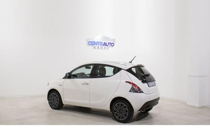 Lancia Ypsilon 1.0 FireFly 70cv Hybrid Gold