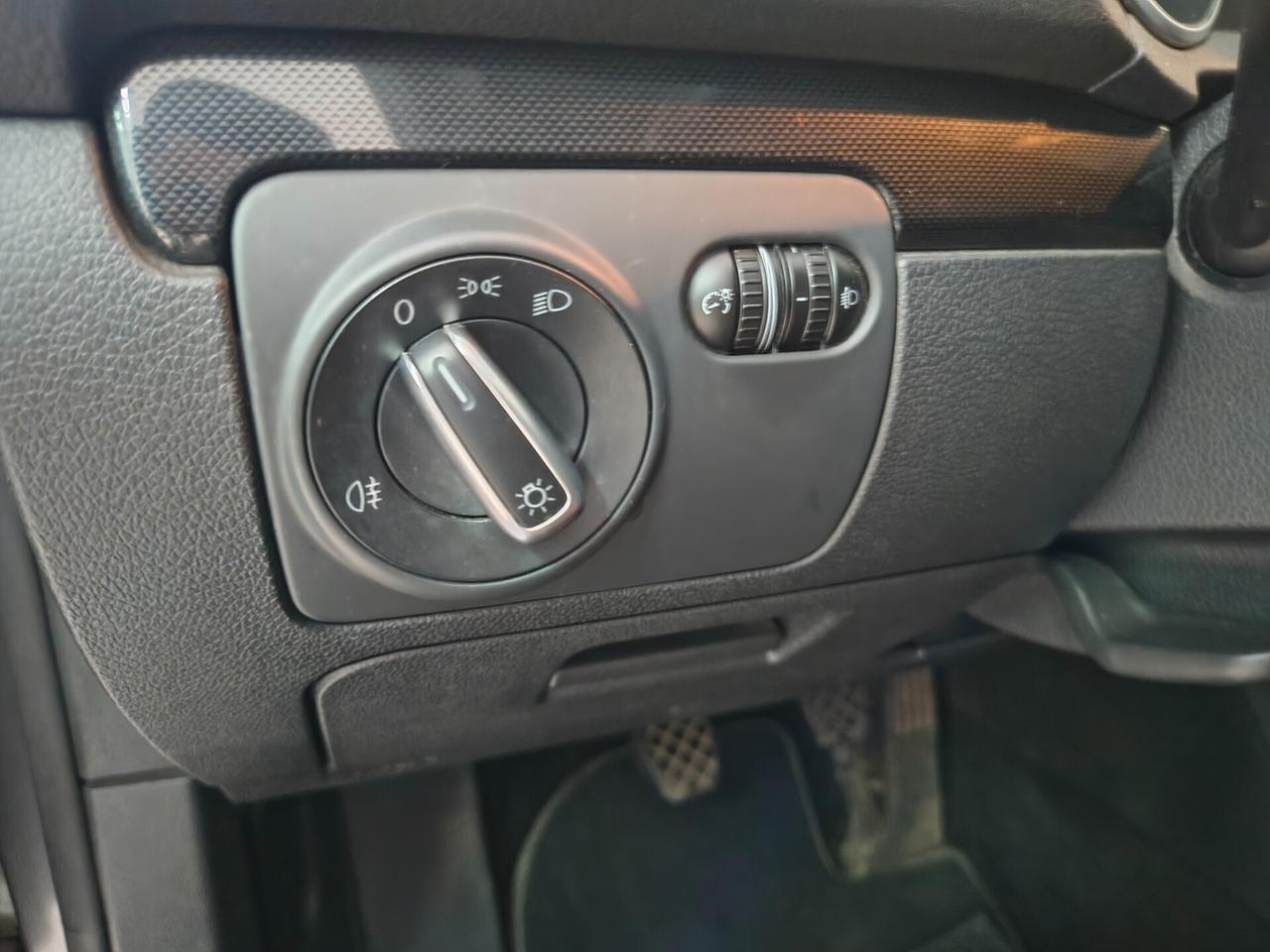 VOLKSWAGEN GOLF 1.6 TDI BUSINESS HIGHLINE