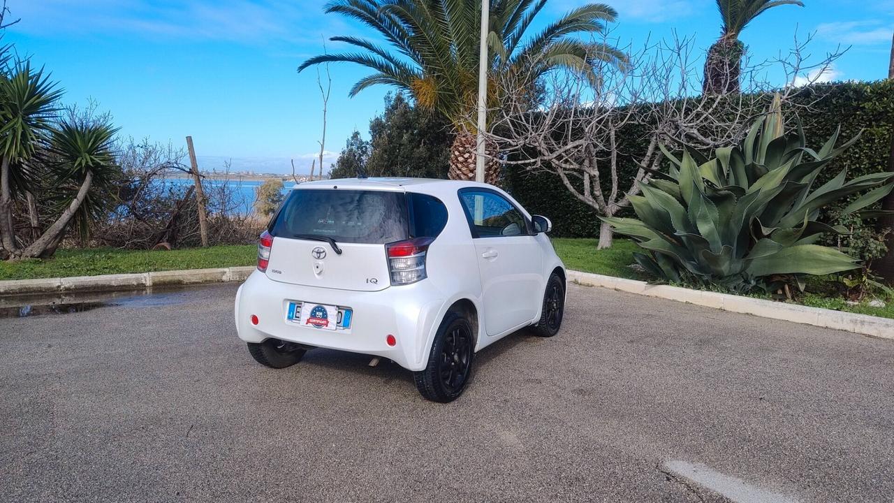 Toyota iQ 1.0 CVT Trend