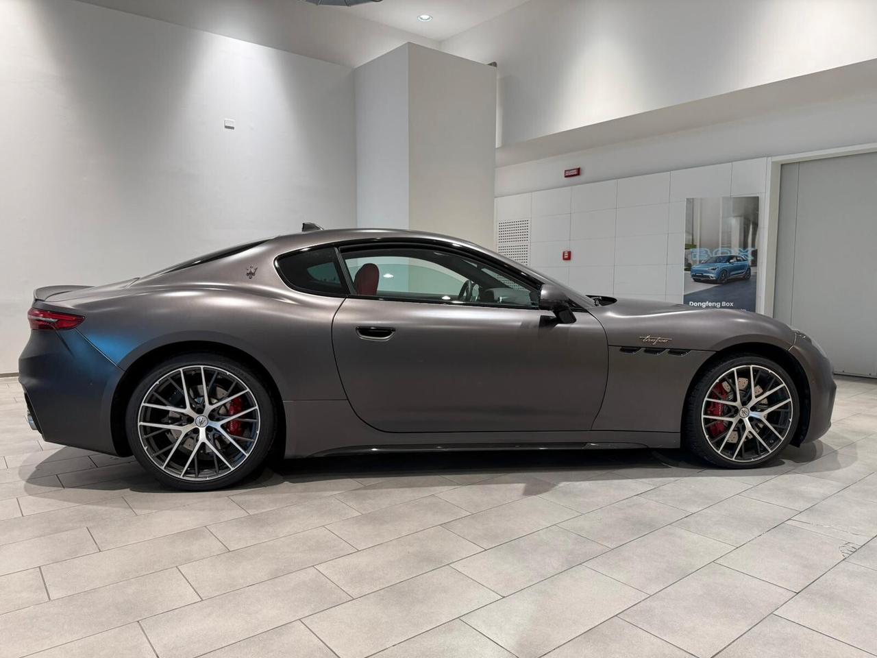 Maserati GranTurismo V6 550 CV AWD Trofeo