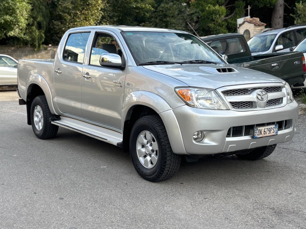 Toyota Hilux 3.0 D-4D aut.4WD 4p. Double Cab SR