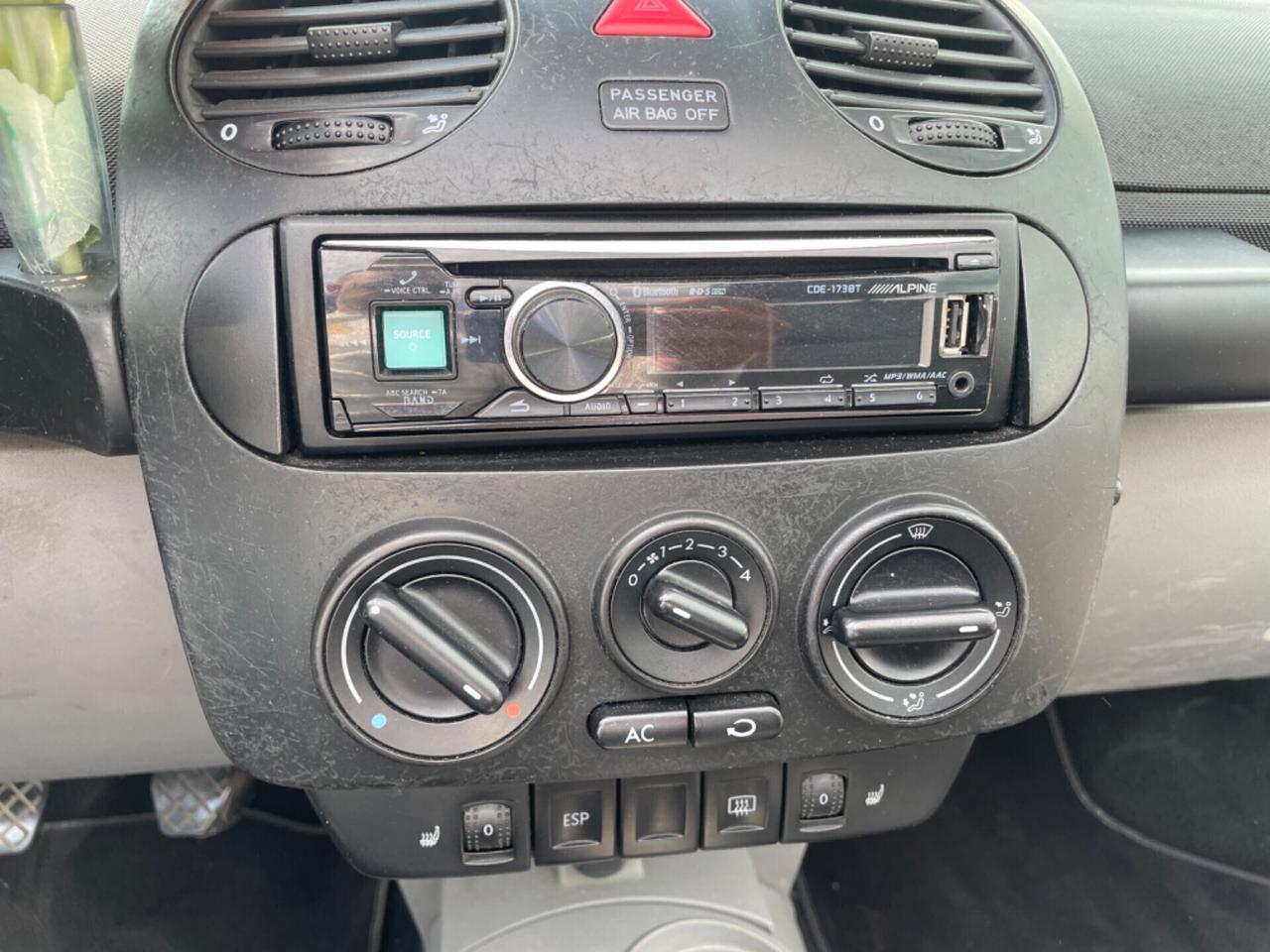 Volkswagen New Beetle / MAGGIOLONE