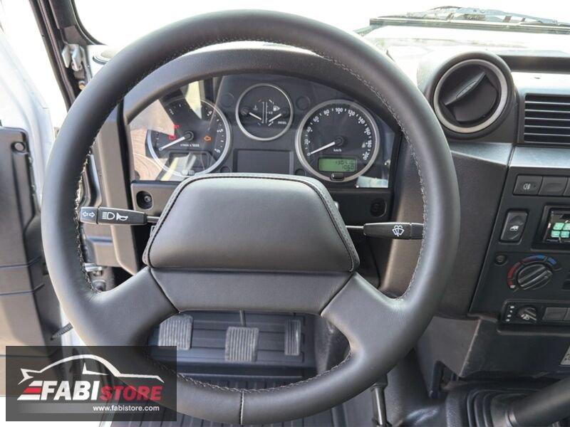 Land Rover Defender Defender 90 2.2 TD4 122 Cv SW - Cerchi, Clima, Radio ecc
