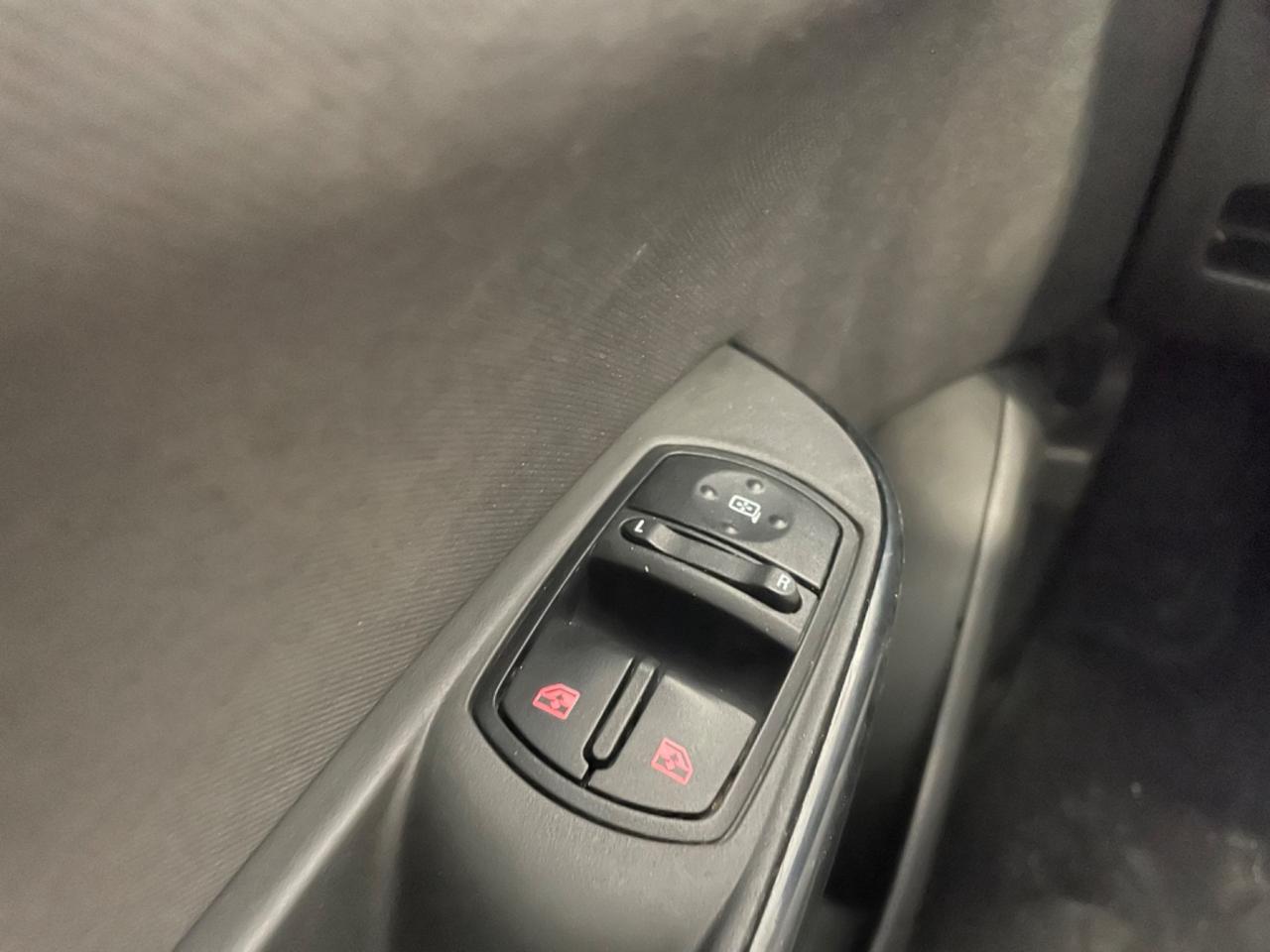 Opel Corsa 1.4 90CV GPL Tech 5 porte n-Joy