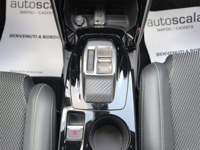 PEUGEOT 2008 Hybrid 136 e-DCS6 GT