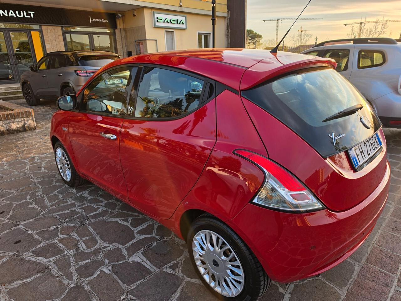 Lancia Ypsilon 1.2 69 CV 5 porte Silver
