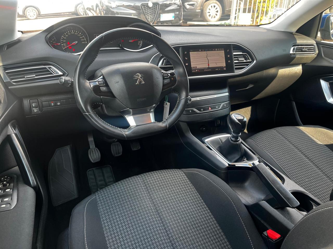 Peugeot 308 BlueHDi 130 S&S Business