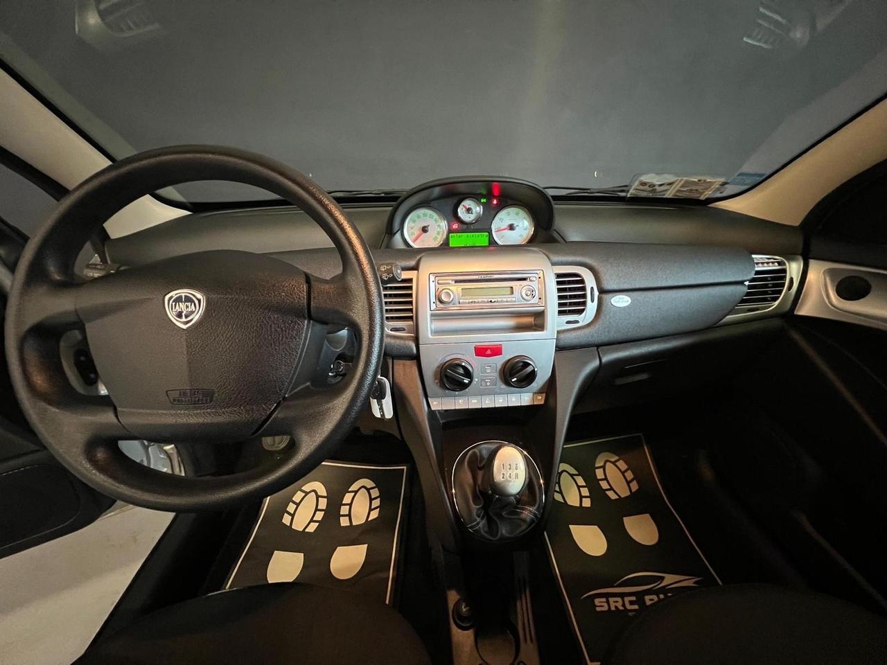 Lancia Ypsilon 1.3 MJT 75 CV Unyca