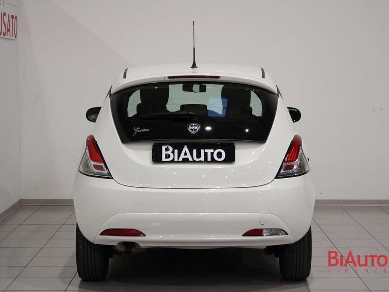 Lancia Ypsilon 1.3 MJT 16V 95 CV 5 porte S&S Silver