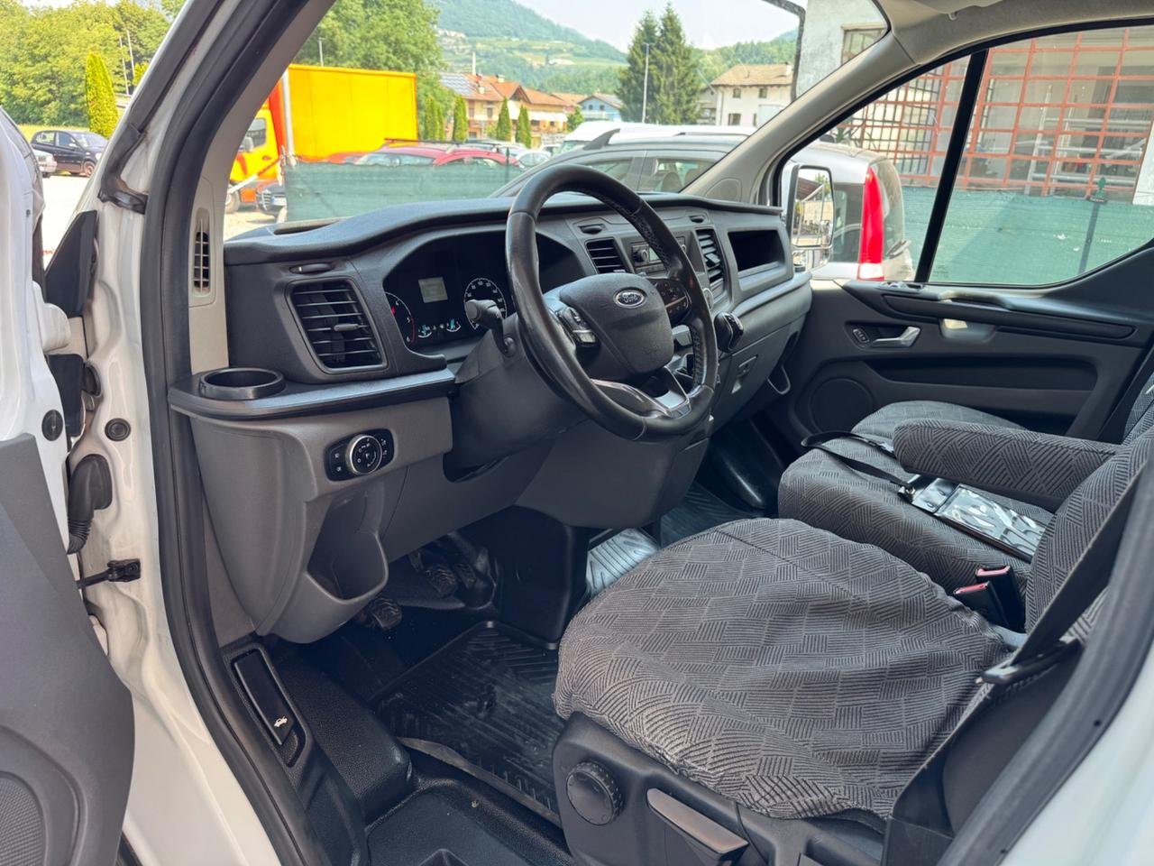 Ford Tourneo Custom AUTOCARRO