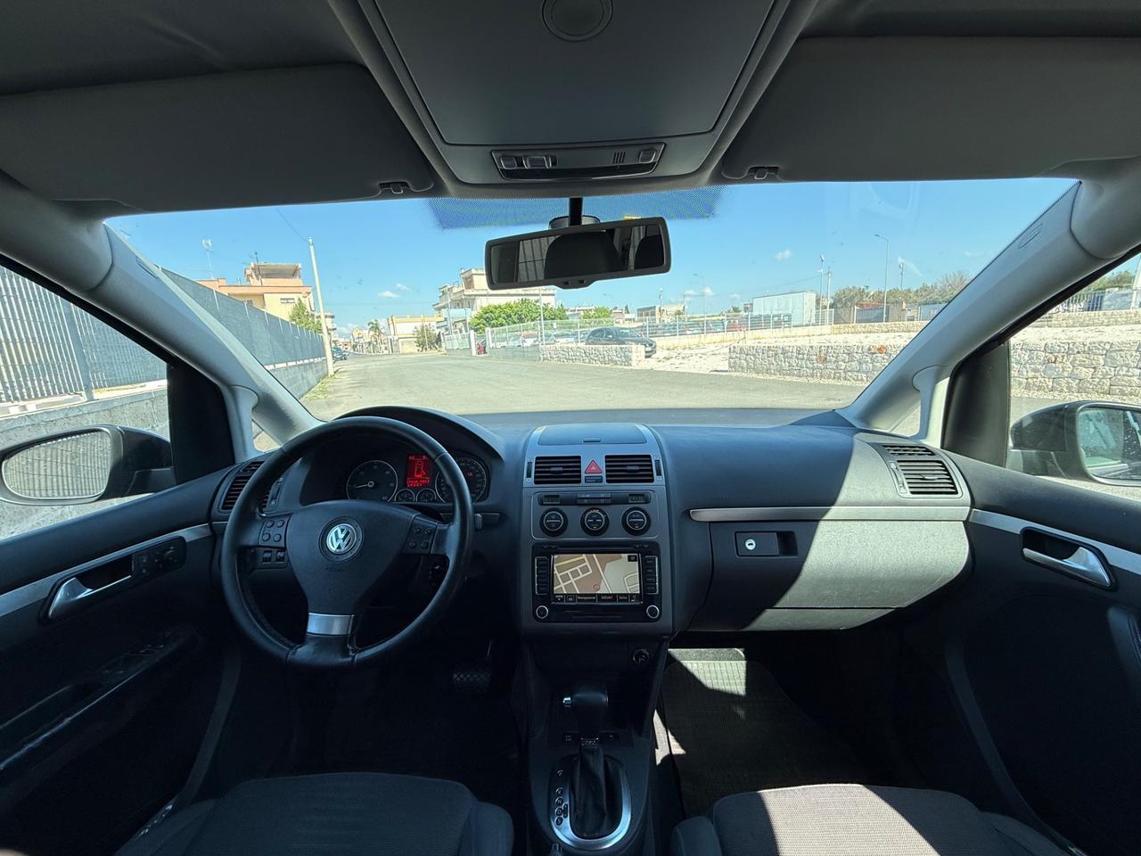 Volkswagen Touran 7 POSTI ,2.0 TDI 170CV DSG Highline,Cambio Automatico,Navigatore,Climatronic,ecc.