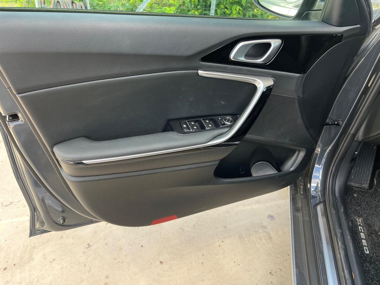 Kia XCeed 1.6 CRDi 136 CV Business GARANZIA EST. 7 ANNI