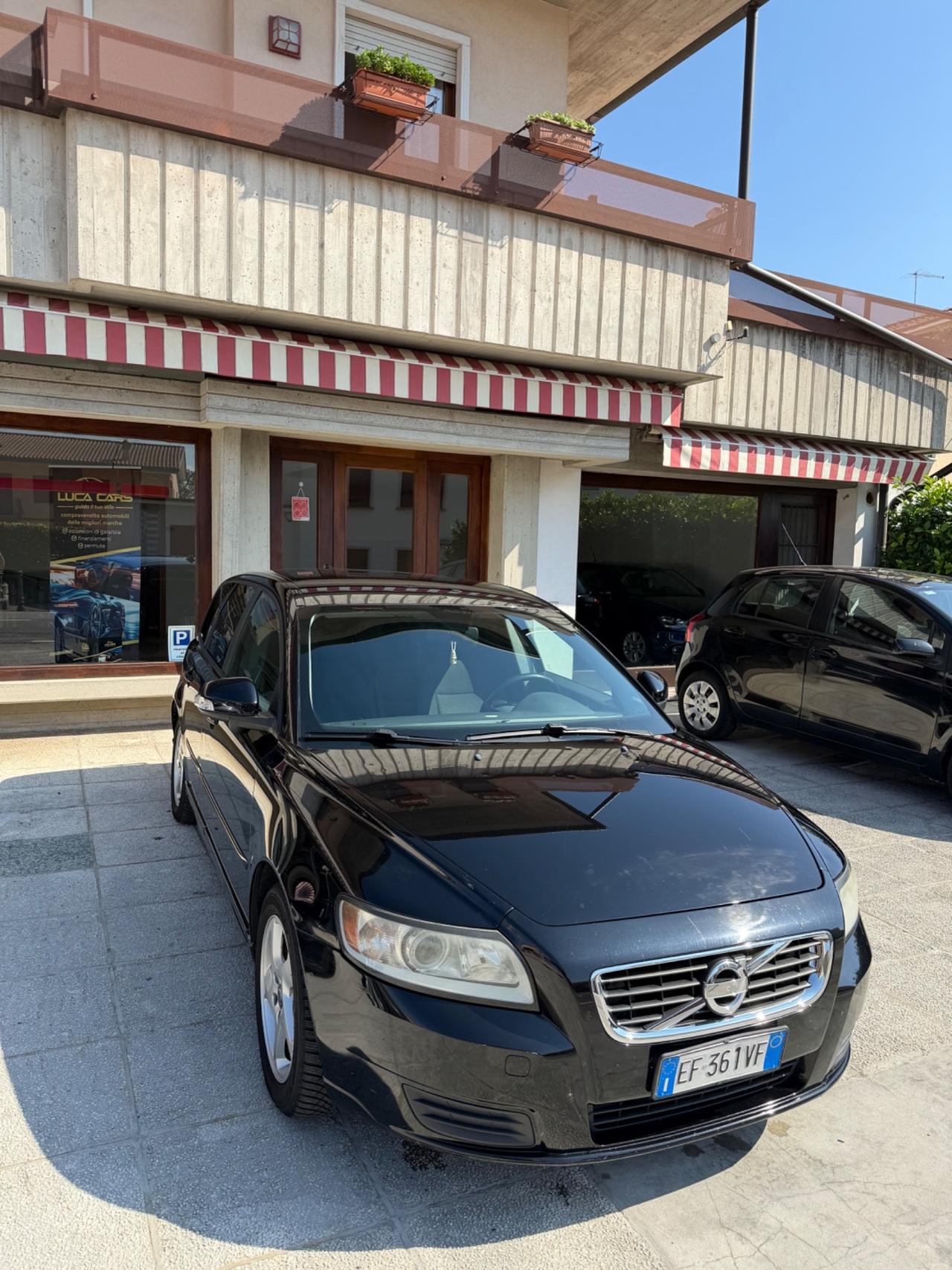 Volvo V50 D2 R-design