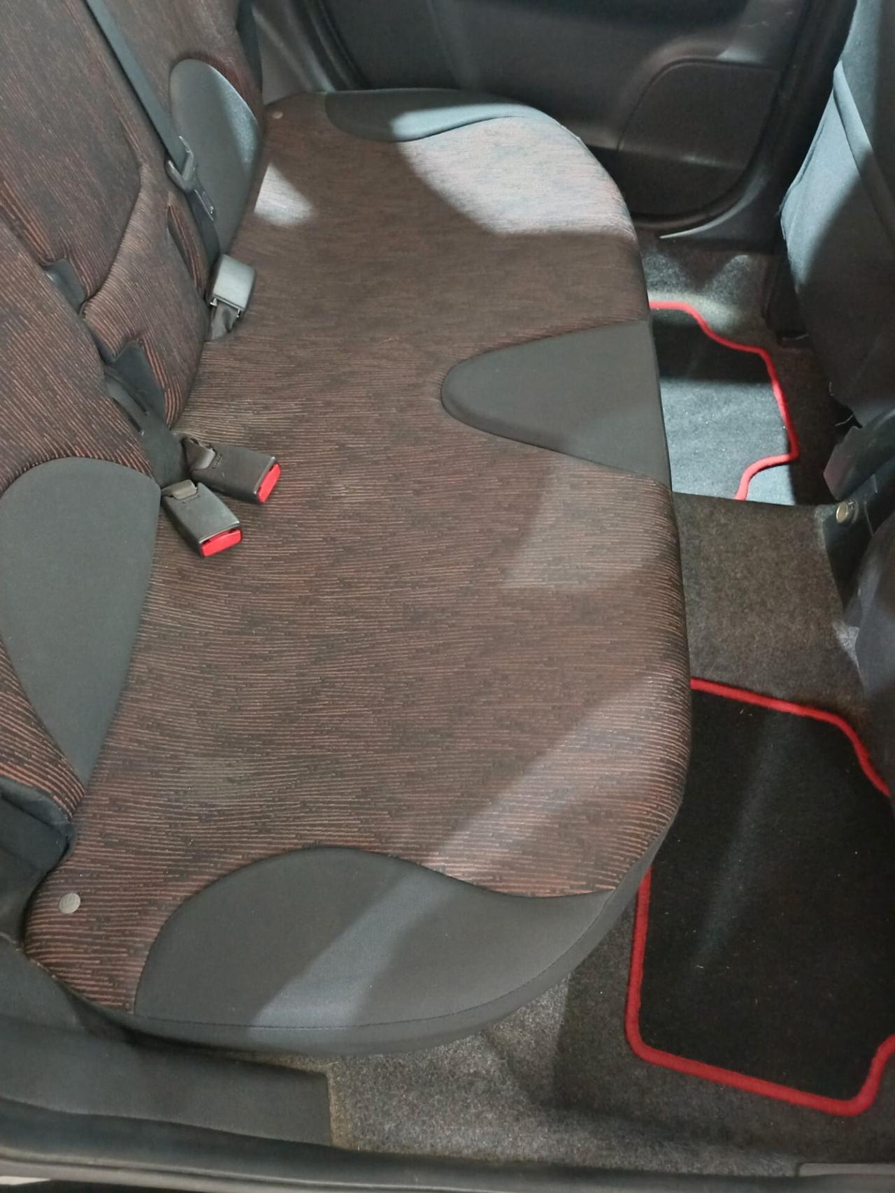 Nissan Note GPL DI SERIE - 2011