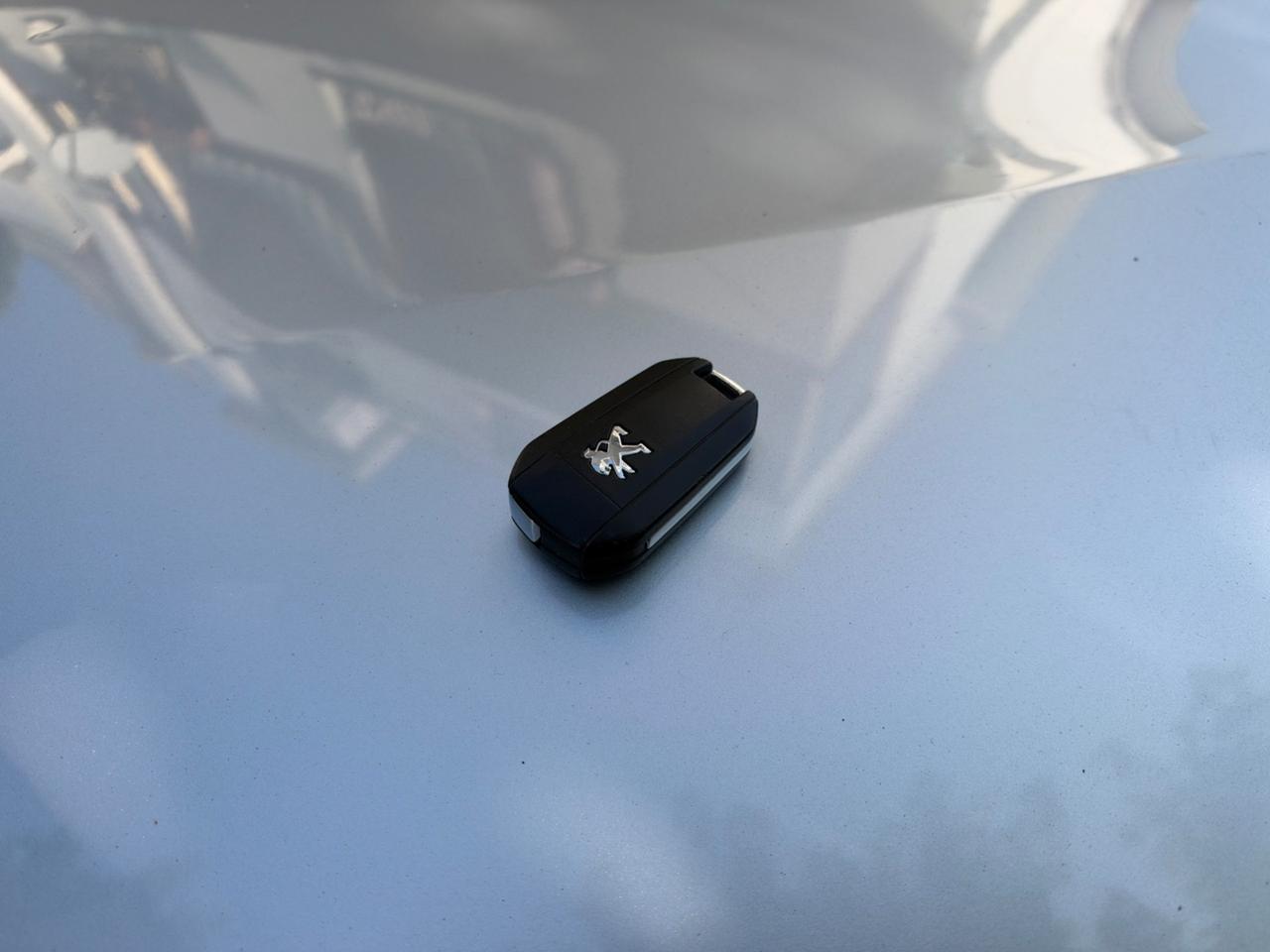 Peugeot 208 1.4 HDi 68 CV 5 porte Allure