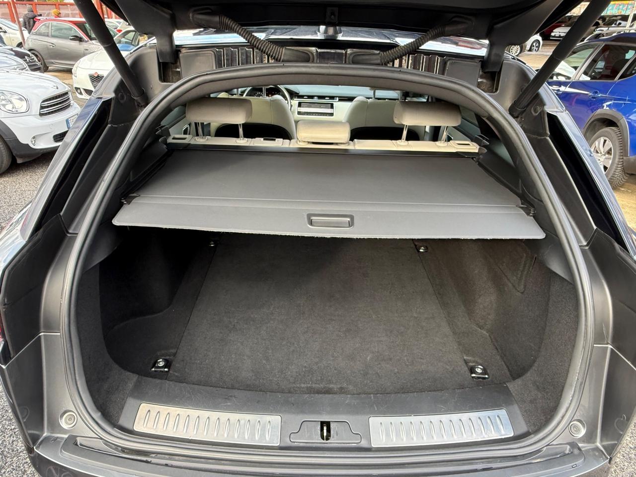 Velar 2.0D I4 240 CV R-Dynamic/unipro/rate/permute