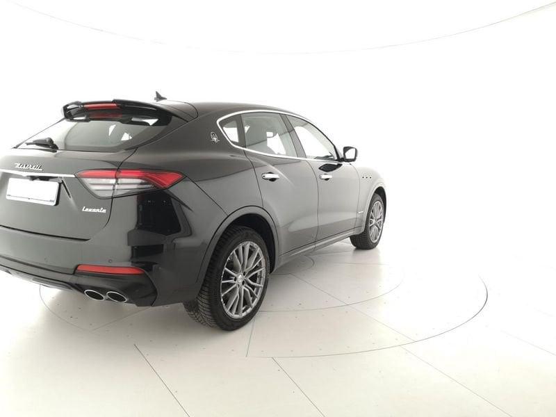 Maserati Levante V6 Diesel 275 CV AWD Gransport