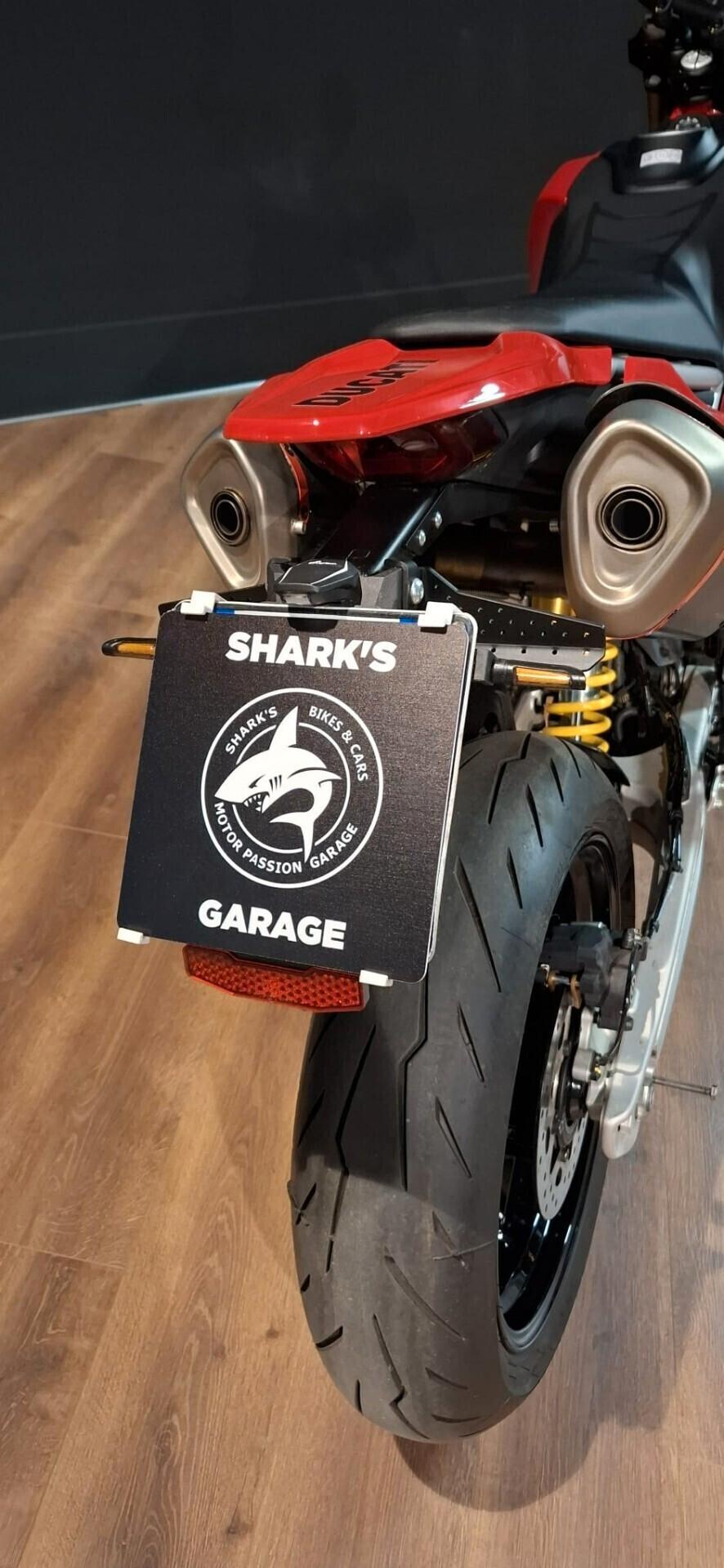 Ducati Hypermotard 698