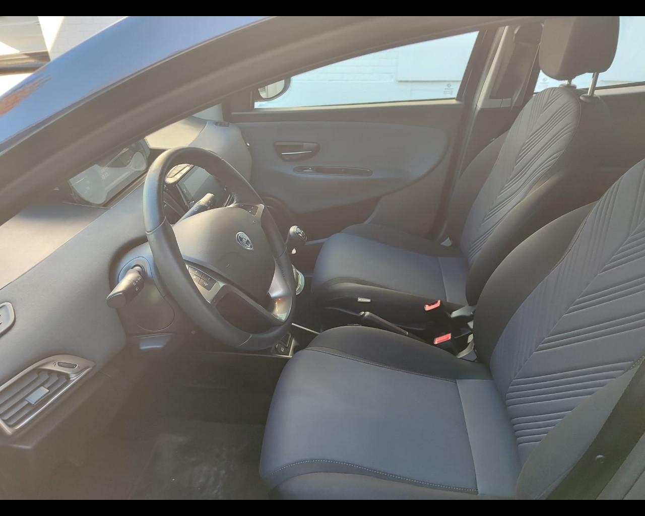 LANCIA Ypsilon 3ª serie - Ypsilon 1.0 FireFly 5 porte S&S Hybrid Ecochic Gold