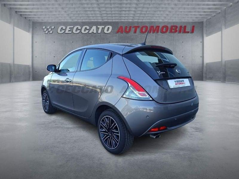 Lancia Ypsilon Ypsilon 1.0 firefly hybrid Gold s&s 70cv