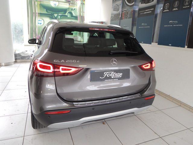 MERCEDES-BENZ GLA 200 d Automatic Business Extra
