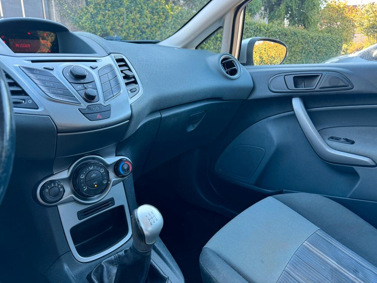 Ford Fiesta 1.4 TDCi 68CV 5 porte Titanium