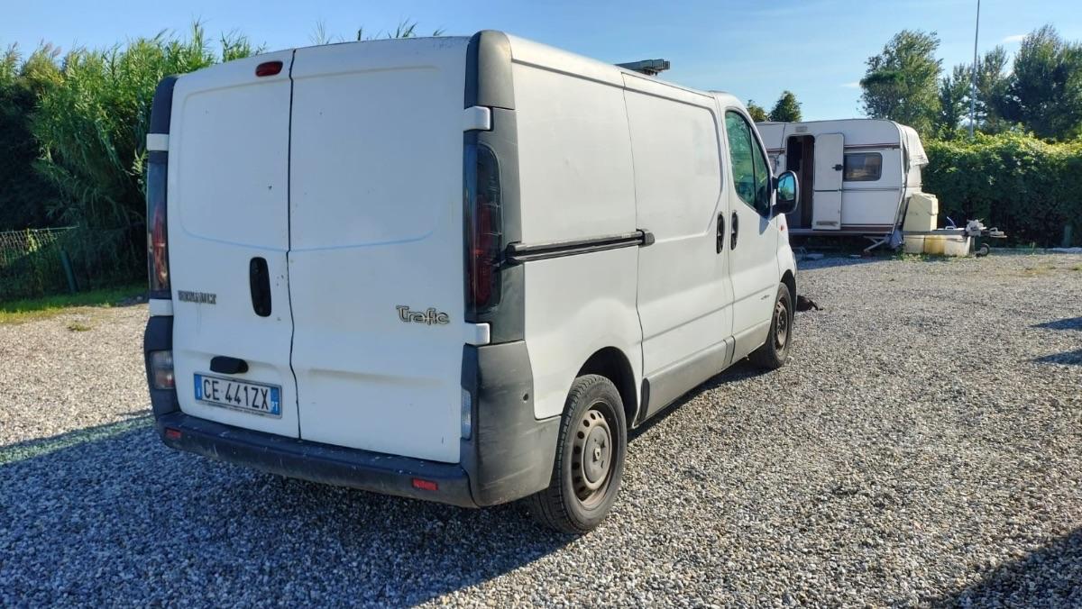 RENAULT trafic T27 1.9 dci 100cv L1H1 trafic T27 1.9 dci 100cv L1H1