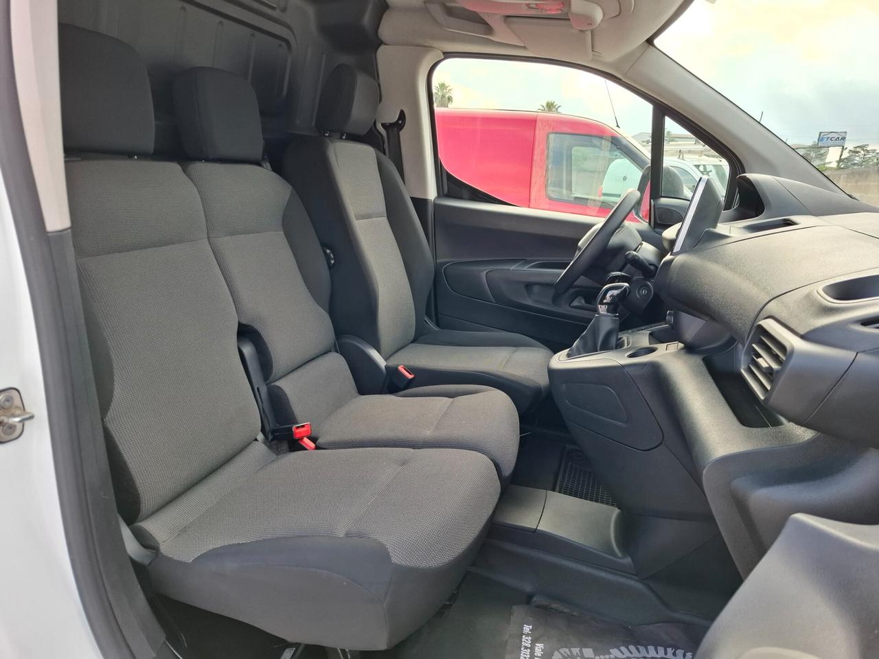 Peugeot Partner BlueHDi 100cv 3 POSTI - 1000Kg di PORTATA