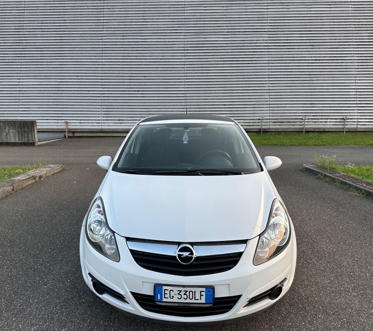 Opel Corsa 1.2 5 porte Cosmo