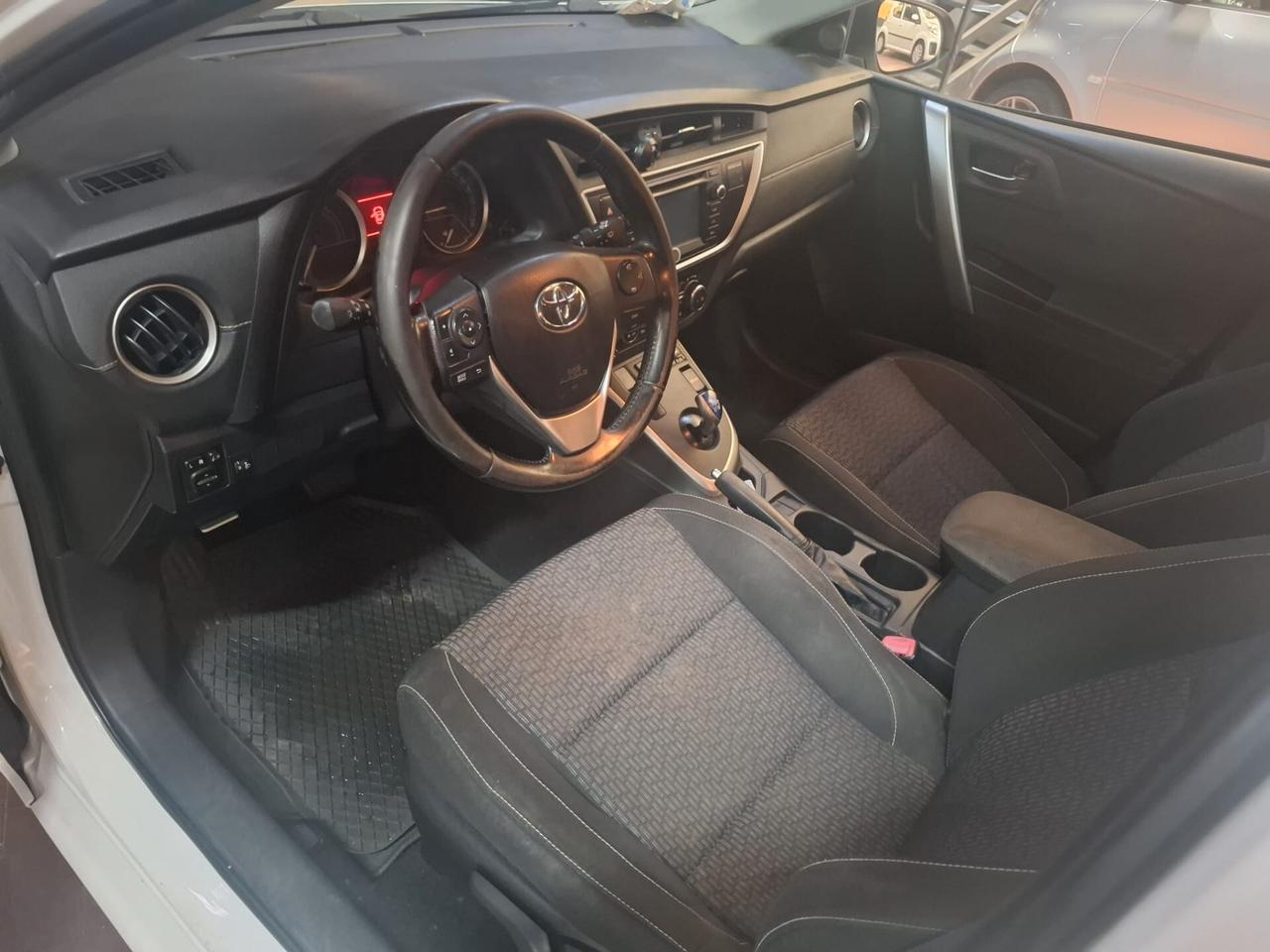 Toyota Auris 1.8 Hybrid Lounge