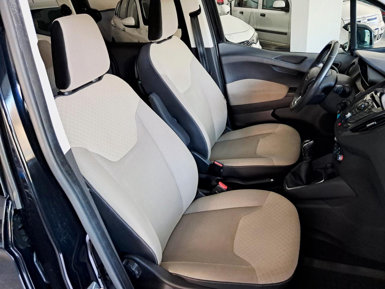 Ford Tourneo Courier 1.5 TDCI 75 CV