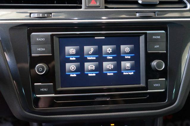 VOLKSWAGEN Tiguan 2.0 TDI 150 CV SCR DSG Life Pari al Nuovo