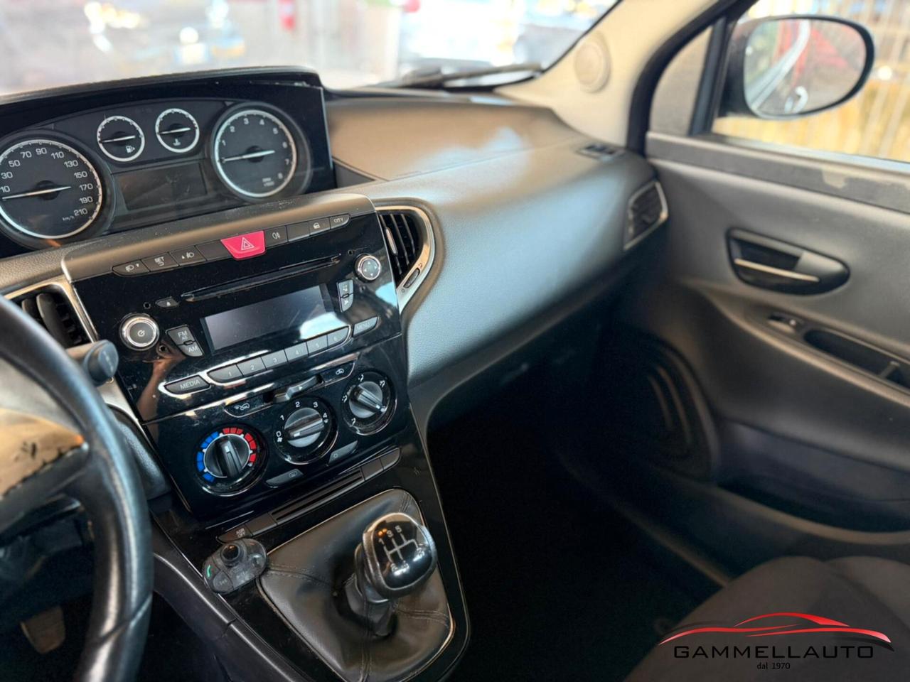Lancia Ypsilon 1.2 Silver 69CV