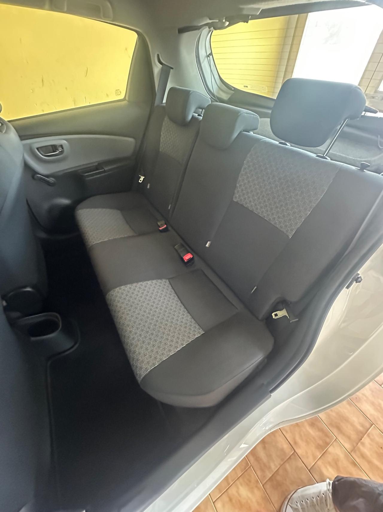 Toyota Yaris 1.0 5 porte