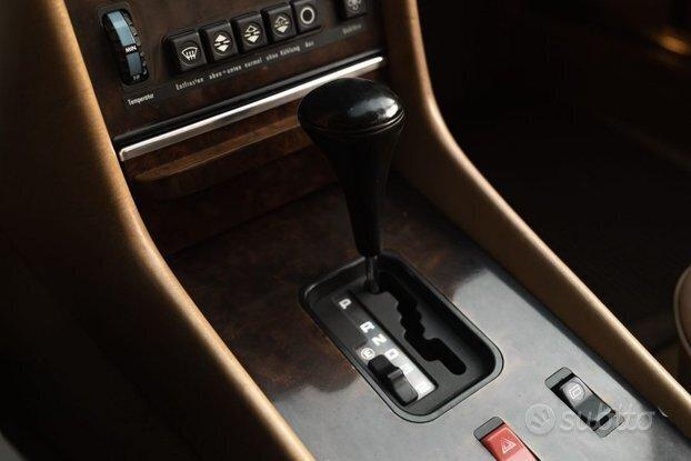 Mercedes-benz SL 300 Aria condizionata. Cambio automatico. Book service