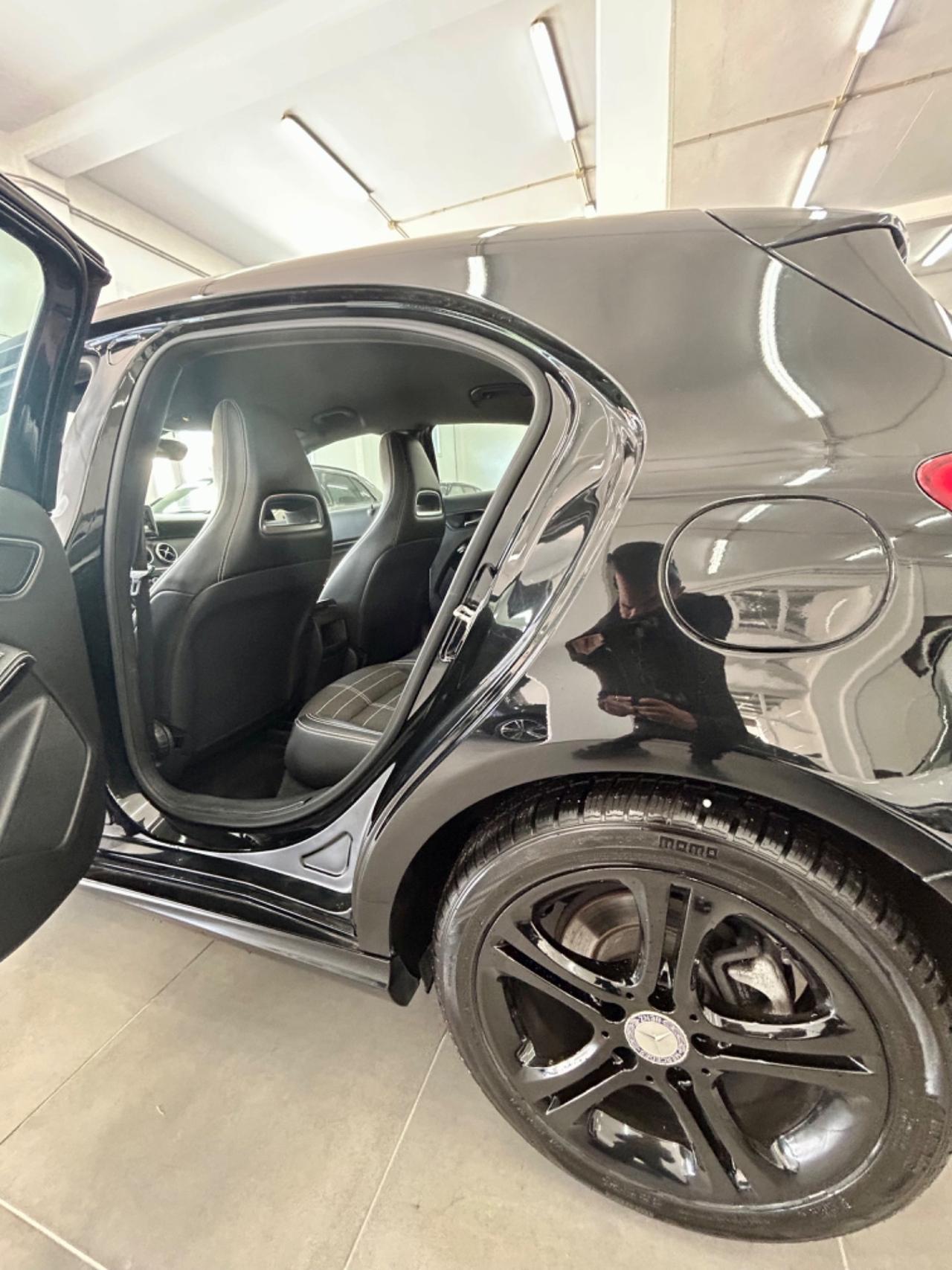 Mercedes classe A 180 d Sport DARK NIGHT finanziabile
