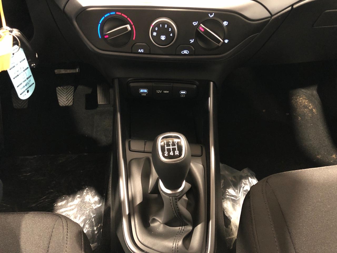 HYUNDAI I20 PE MY25 1.2 MT CONNECTLINE