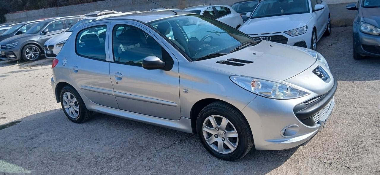 Peugeot 206 1.1 5p. Trendy - 2011 40.000km