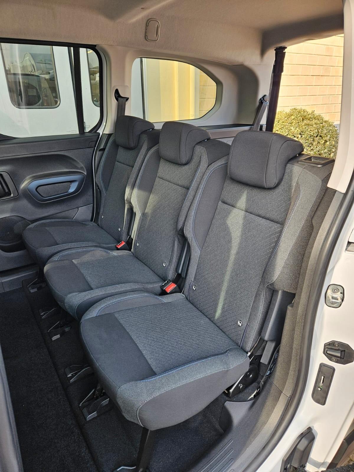 Peugeot Rifter e-Rifter motore elettrico 136 CV 50kWh Allure Long